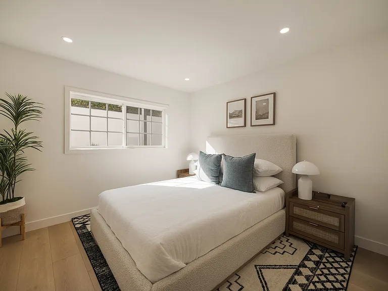 24262 Lysanda Dr — Photo 23