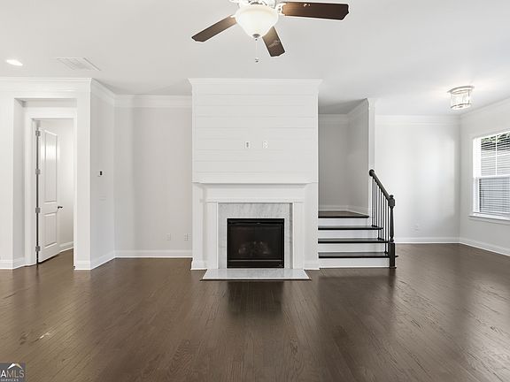 3rd image of 1127 Provence Ln