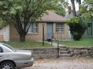 904 N 8th St, Leavenworth, KS 66048