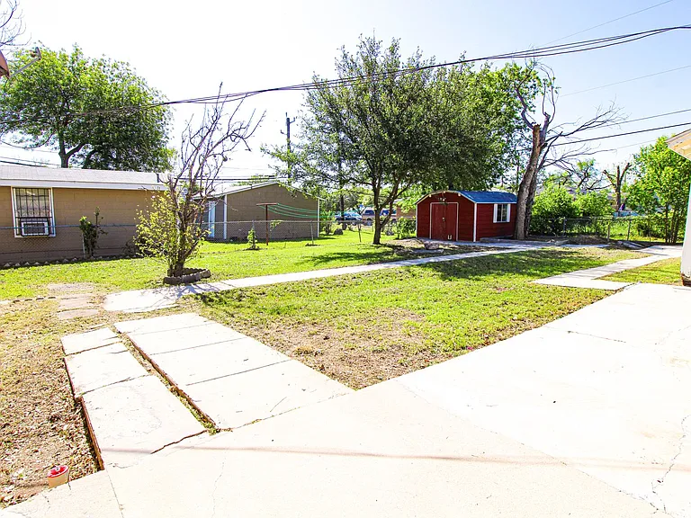 306 Overhill Dr — Photo 18