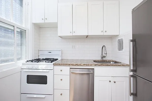 Sold by Akam Sales and Brokerage | media 5