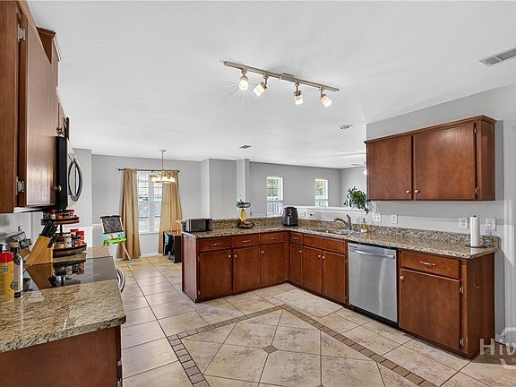 5th image of 1003 Canton Court