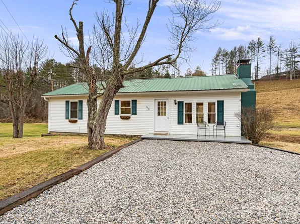 6814 Jacks Creek Rd, Green Mountain, NC 28740