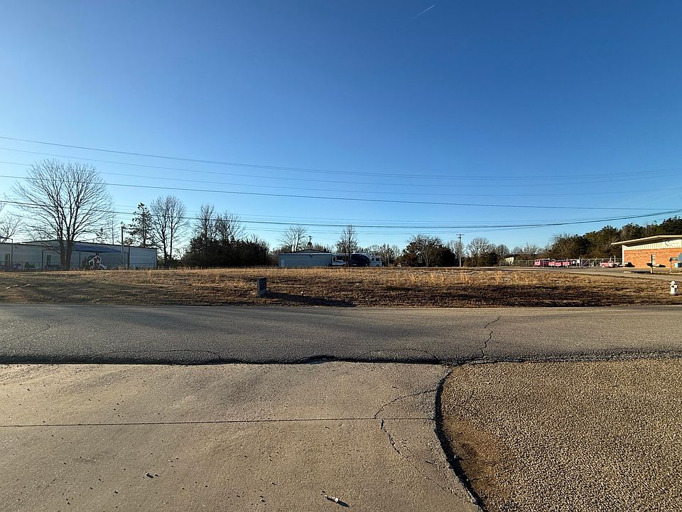 2nd image of 4105 Rob Dr