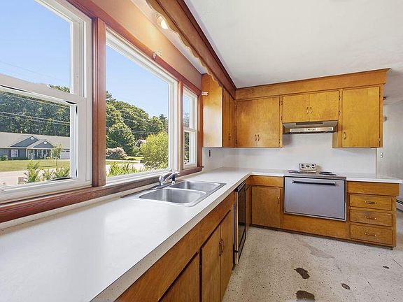 3rd image of 206 West Street