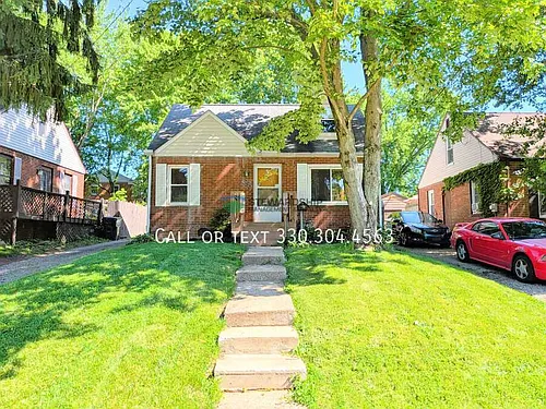 1512 Forest Ave SE Photo 1