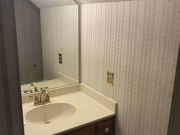 4th image of 9430 Marsh Creek Dr