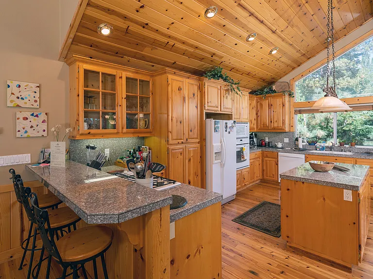 6605 McKinney Creek Rd — Photo 5