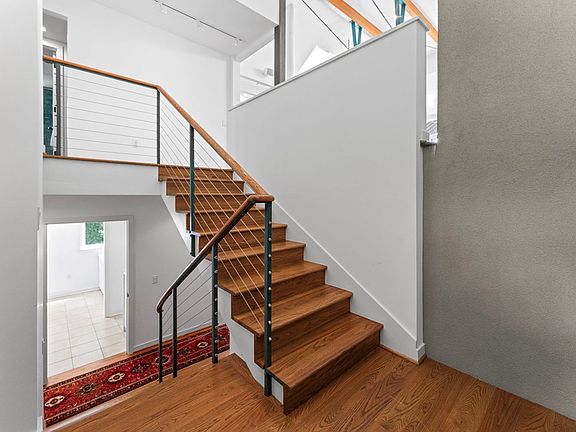 3rd image of 319 Bells Creek Ln