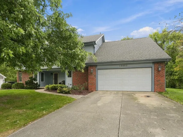 10002 Crown Point Dr, Fort Wayne, IN 46804