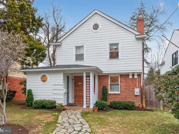 4529 38th St NW, Washington, DC 20016