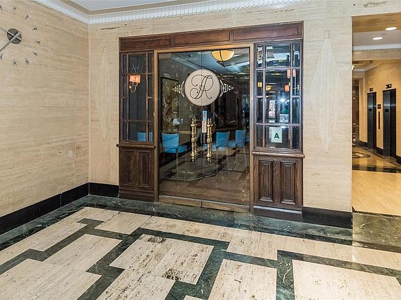 4th image of 232 N Kingshighway Blvd APT 2401