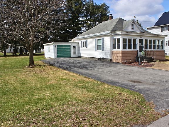 2nd image of 516 2nd Avenue Ext