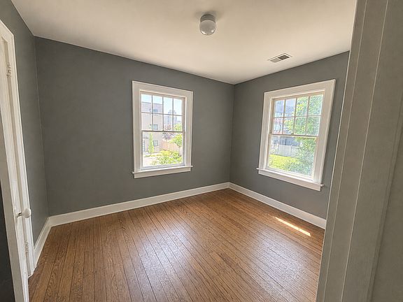 4th image of 616 Sibley St NW
