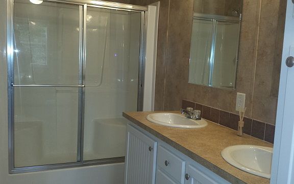 4th image of 621 Sands Dr