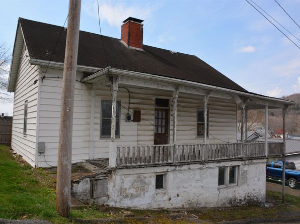 91 Walnut St, Shinnston, WV 26431