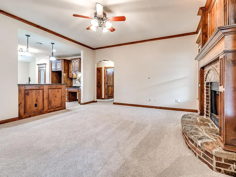 2121 Mill Creek Way — Photo 9