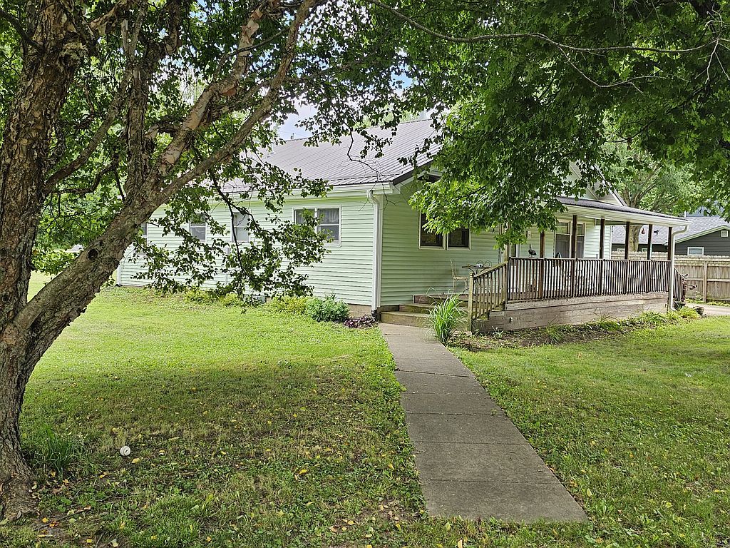 13330 Cedar Rd NE - Property Image