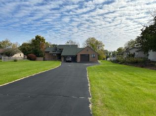9547 Brenda Dr, Roscoe, IL 61073