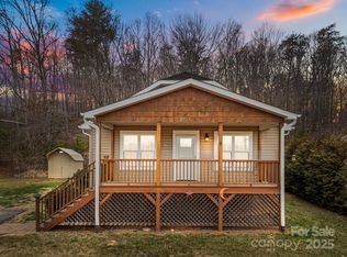 349 Youngs Drive Ext, Candler, NC 28715