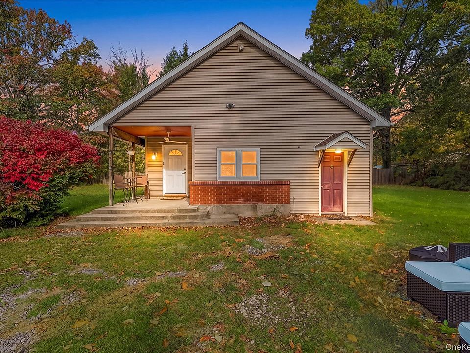 1st image of 161 Quaker Street
