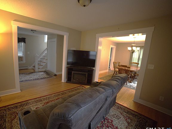 5th image of 107 South Cherry Street