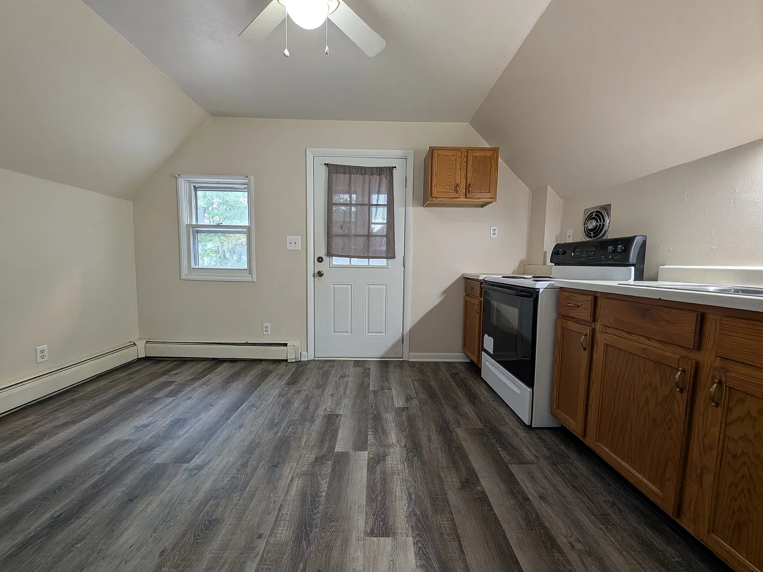 2 bed, $750 — Photo 2