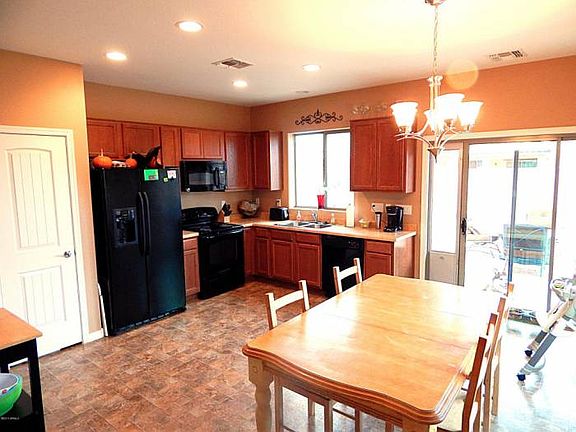 3rd image of 41284 W Parkhill Dr
