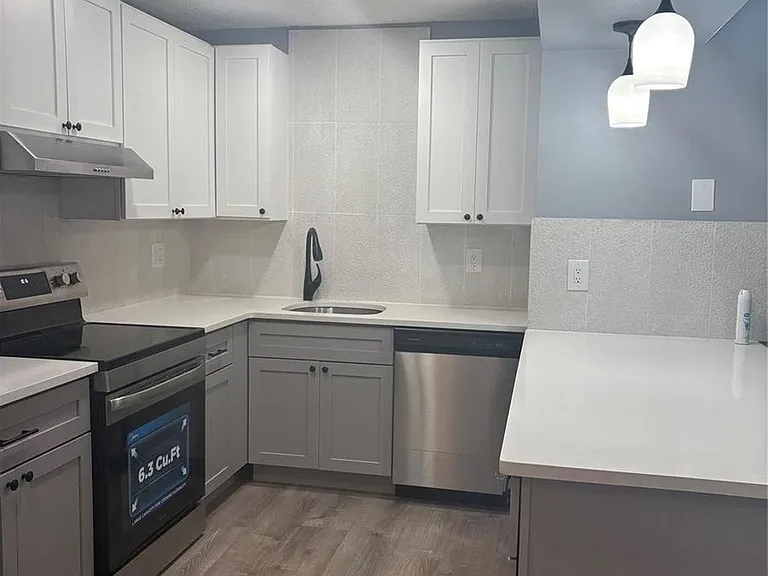 5492 Courtyard Dr #5492 — Photo 1
