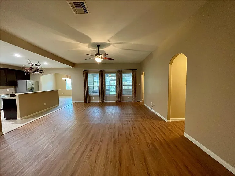 2035 Borthwick Ln — Photo 11