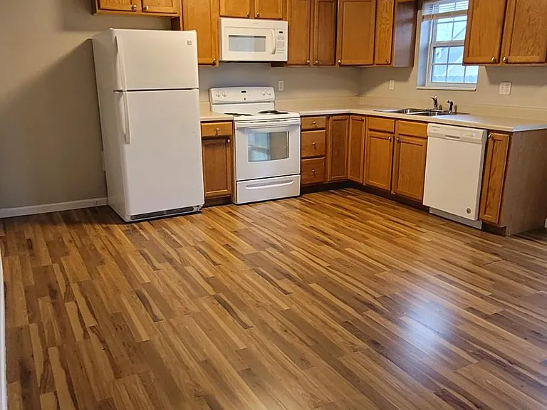 26 Fox Hollow Dr #28 — Photo 8