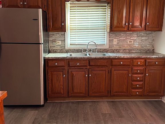 2nd image of 15531 Millard Ave