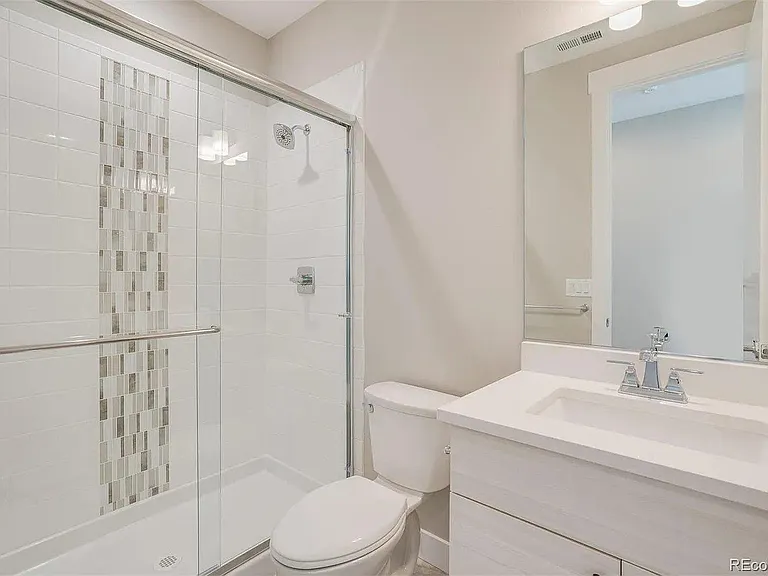 6009 Benton St — Photo 17