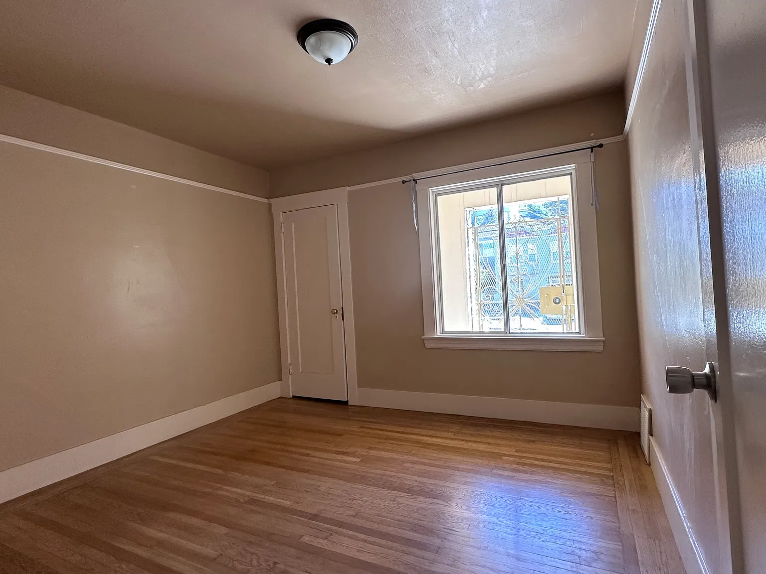 Bellevue Ave, Daly City — Photo 4