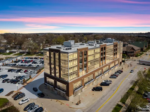 1303 5th St, Coralville, IA 52241