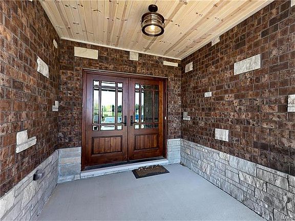 2nd image of 1511 Beveridge Ct