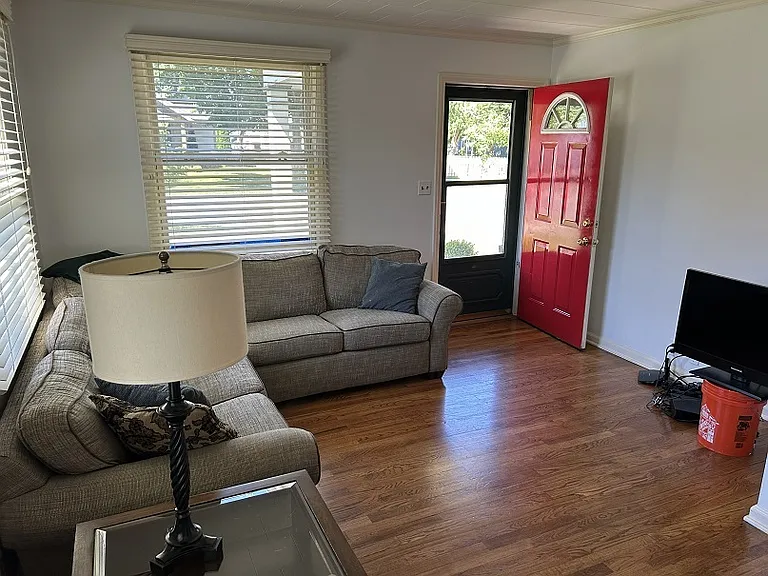 505 W 12th St — Photo 12