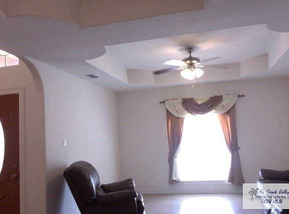 3rd image of 528 Winnipeg Ave