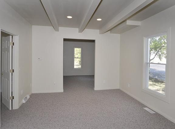 3rd image of 10 Hinman St S