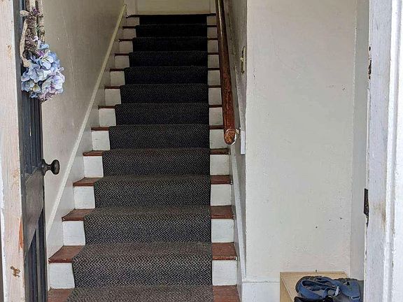 3rd image of 21 N Hyer Ave #Upstairs