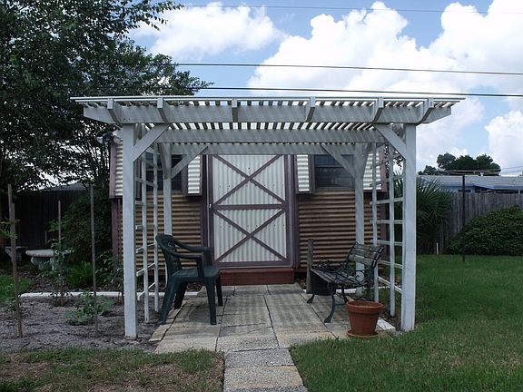 Beautiful Arbour, seating area