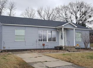 1020 Hillside Dr, Ada, OK 74820