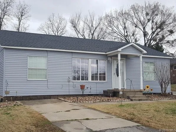 1020 Hillside Dr, Ada, OK 74820