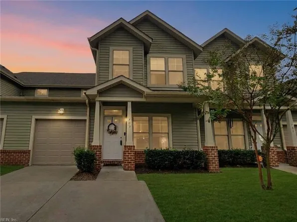200 Seasons Cir #703, Suffolk, VA 23434