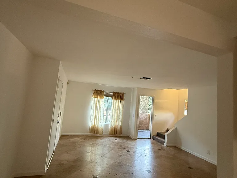 8615 Beverly Blvd #13 — Photo 8