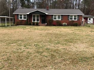 1269 Pine Knoll Dr, Spring Lake, NC 28390