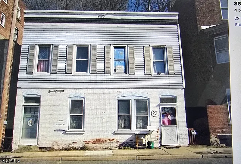 3 bed, 1.5 bath, $1,900 — Photo 1