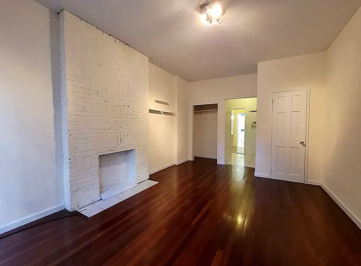 315 East 73rd Street — Photo 2