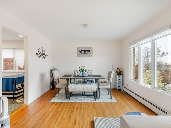 5th image of 120 E Edsall Blvd