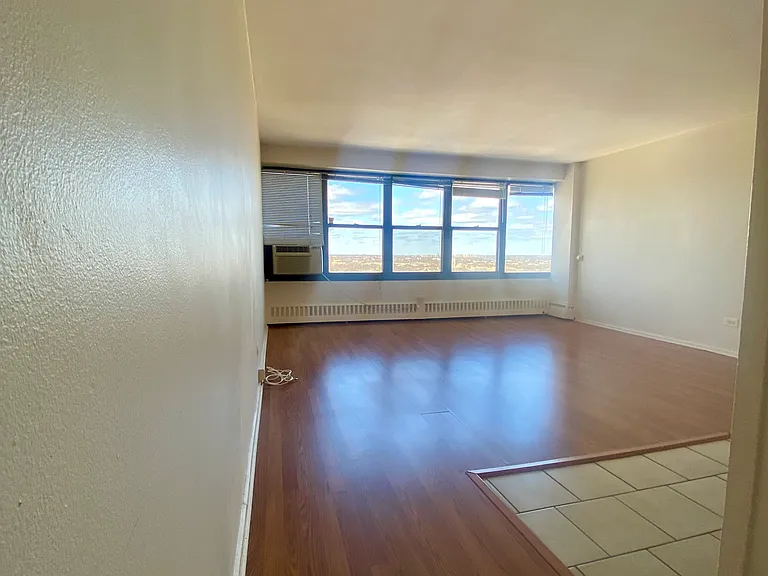 6030 N Sheridan Rd #1705 — Photo 3